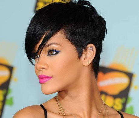 Rihanna rövid frizura