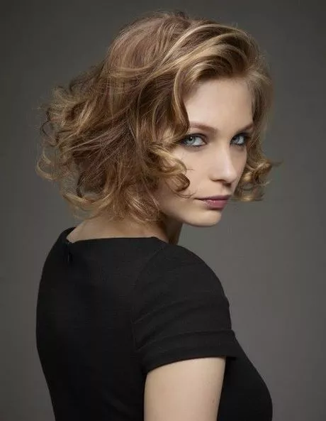 model-coiffure-femme-2024-15_14-7 Női frizura modell 2024
